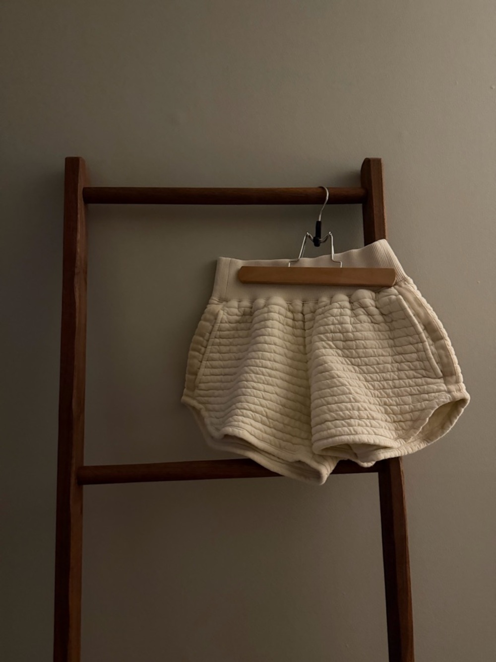 Everlane Quilted Cream Shorts